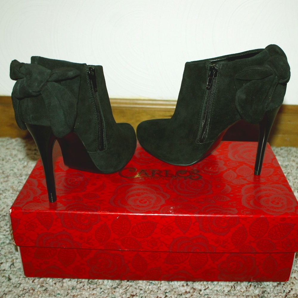 Black Suede Crown Booties - Carlos Santana Size 5